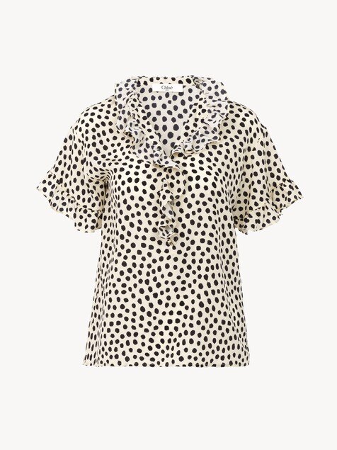 Short-sleeve ruffle top in cr&ecirc;pe de chine