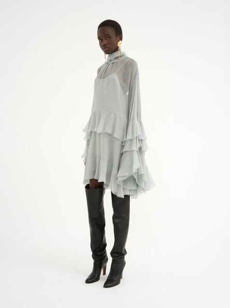 Minivestido con volantes de muselina de seda
