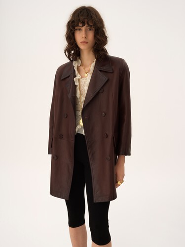 Double-breasted car coat in leather - 4