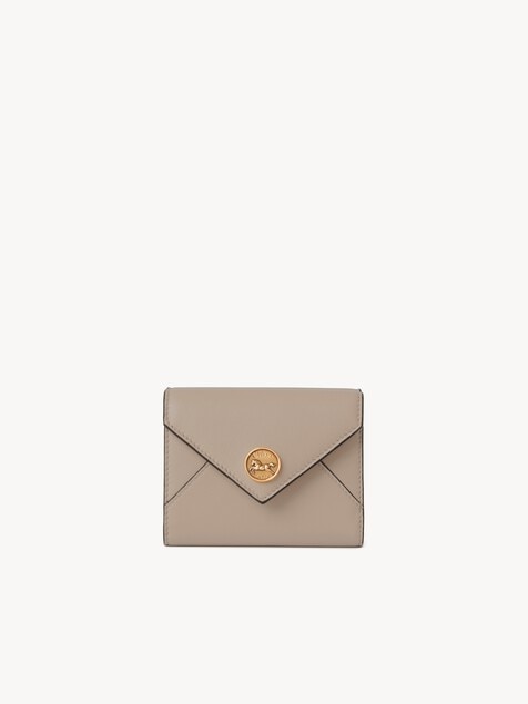 Kleines dreifach klappbares Envelope Portemonnaie aus genarbtem Leder
