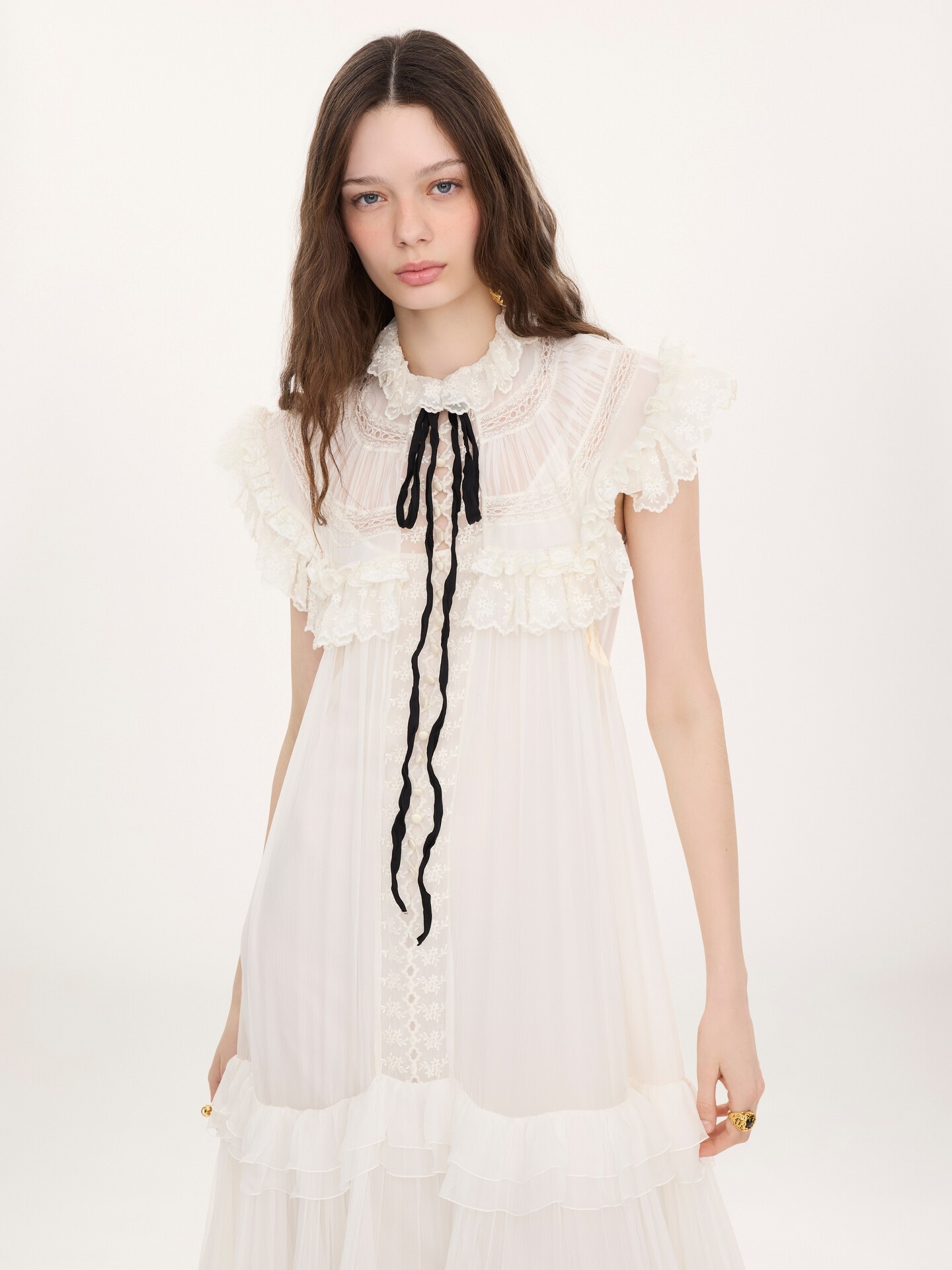 Robe longue &agrave; n&oelig;ud et volants en mousseline de soie et dentelle - 3.0