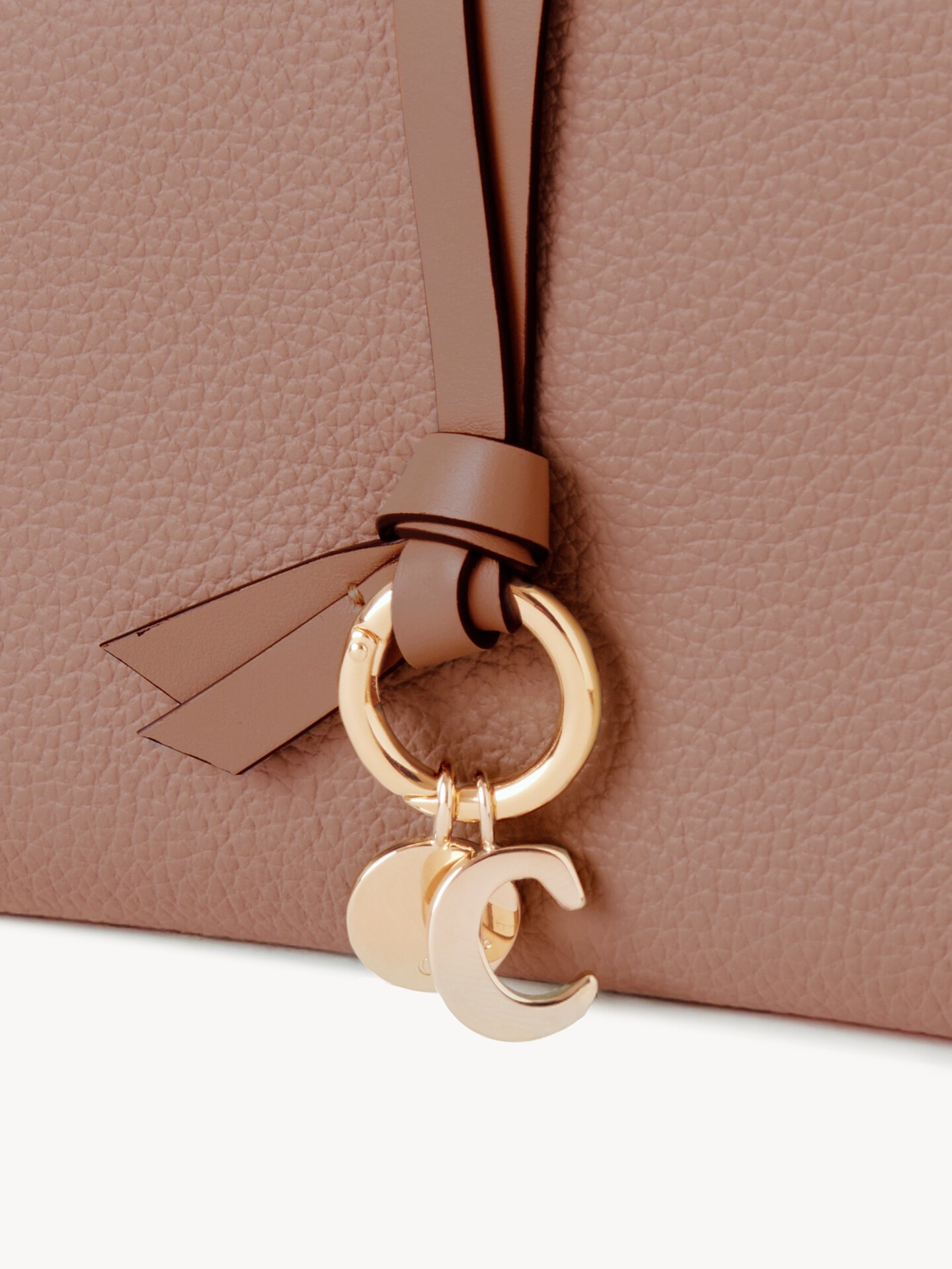 Alphabet bi-fold wallet in grained leather  - 6