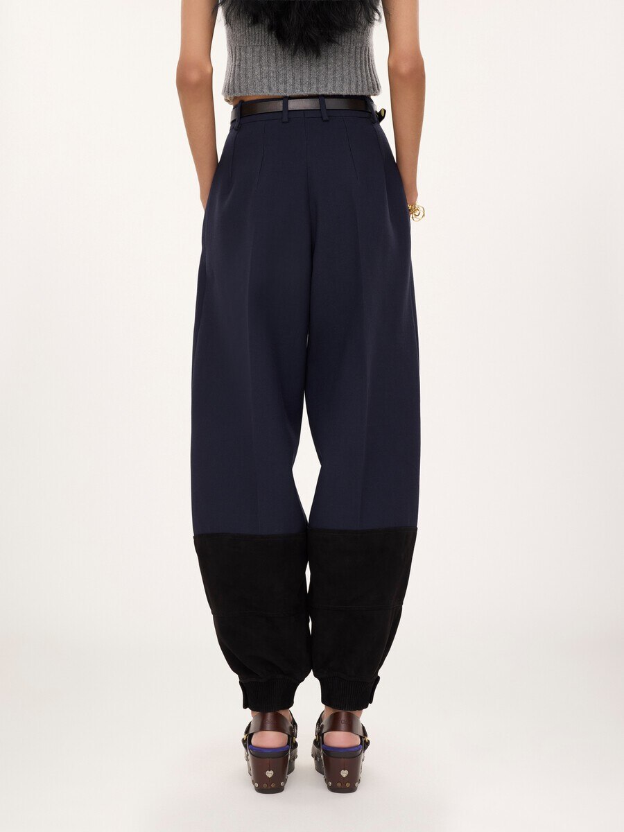High-rise barrel trousers in wool cr&ecirc;pe & suede leather - 5