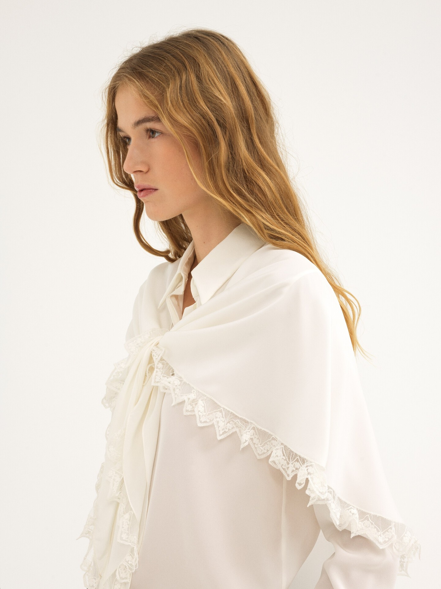 Knotted heritage cape blouse in silk - 7