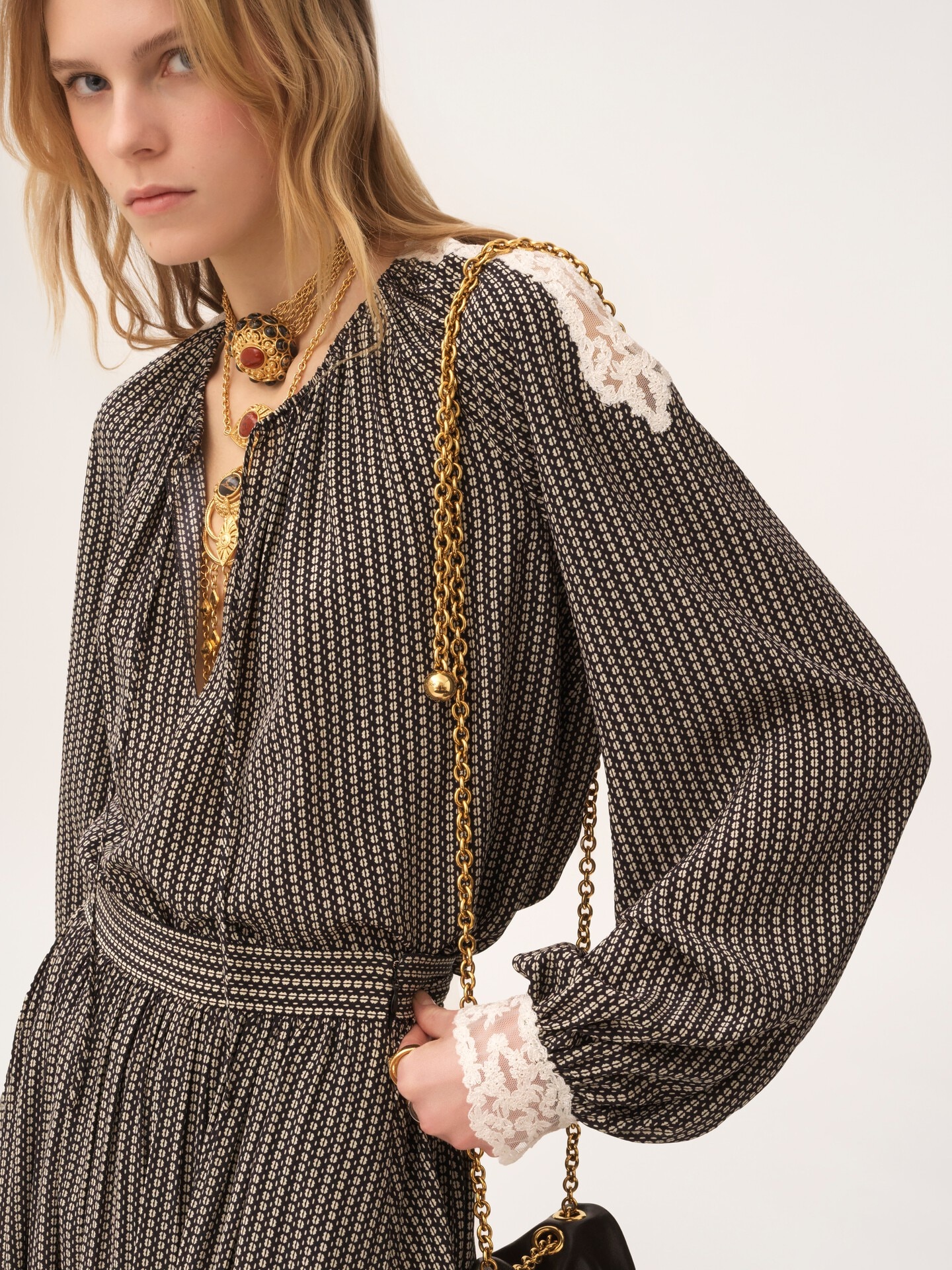 Open-neck top in crêpe de chine & lace - 7