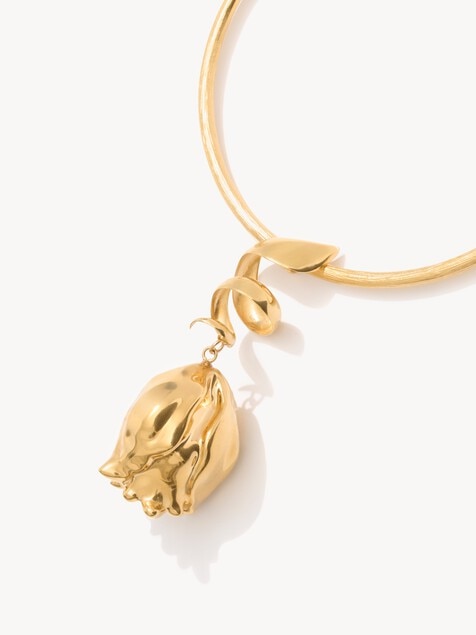 The Chlo&eacute; Bloomcraft necklace