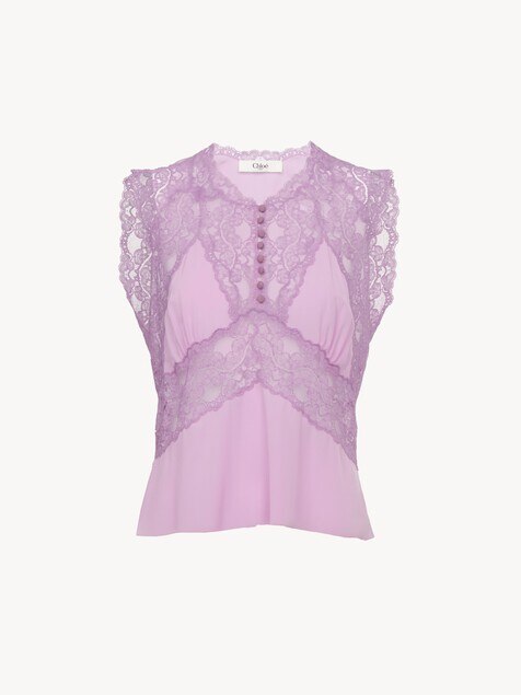 Top con cuello en V de crep&eacute; de seda china y encaje