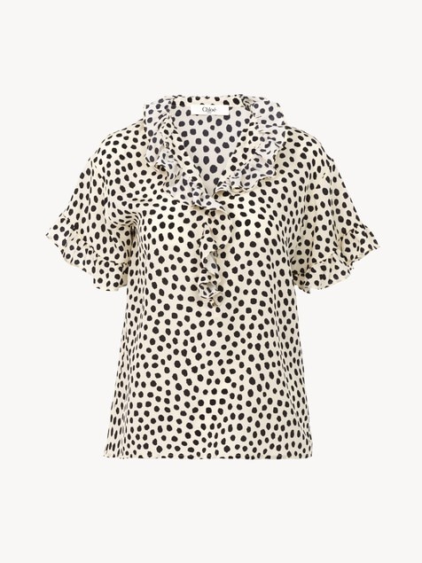 Short-sleeve ruffled top in cr&ecirc;pe de chine