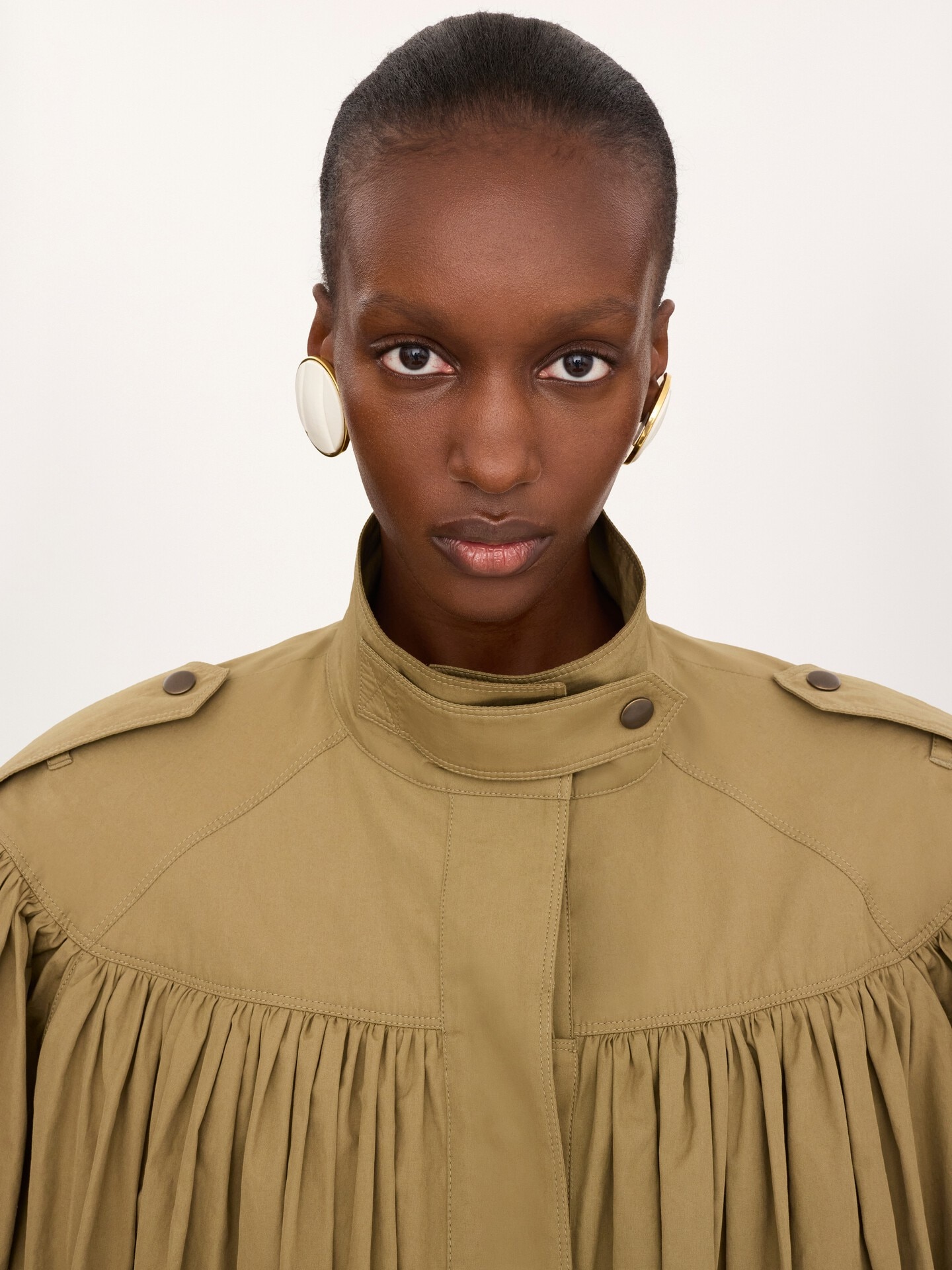 Short high-neck trench coat in cotton poplin - 7