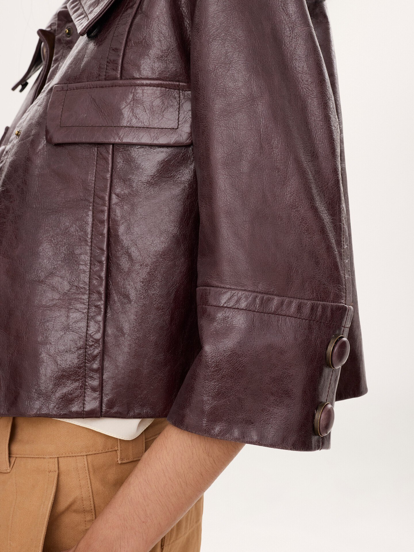 Chaqueta cropped de cuero - 8.0