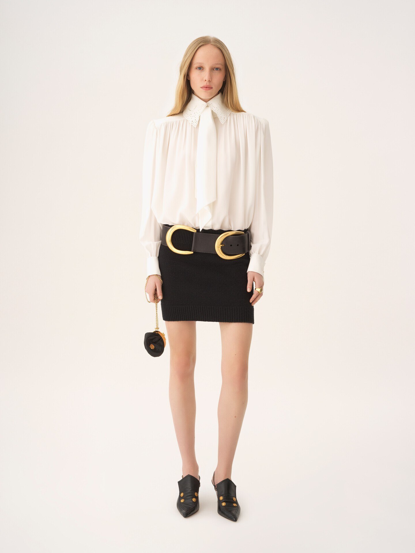 Blouse lavalli&egrave;re fronc&eacute;e en cr&ecirc;pe de chine et broderie anglaise - 3