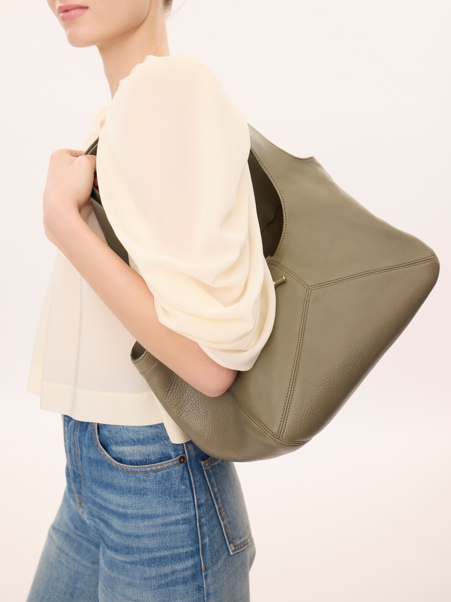 Bolso tote Chlo&eacute; Balloon East-West de cuero granulado - 3