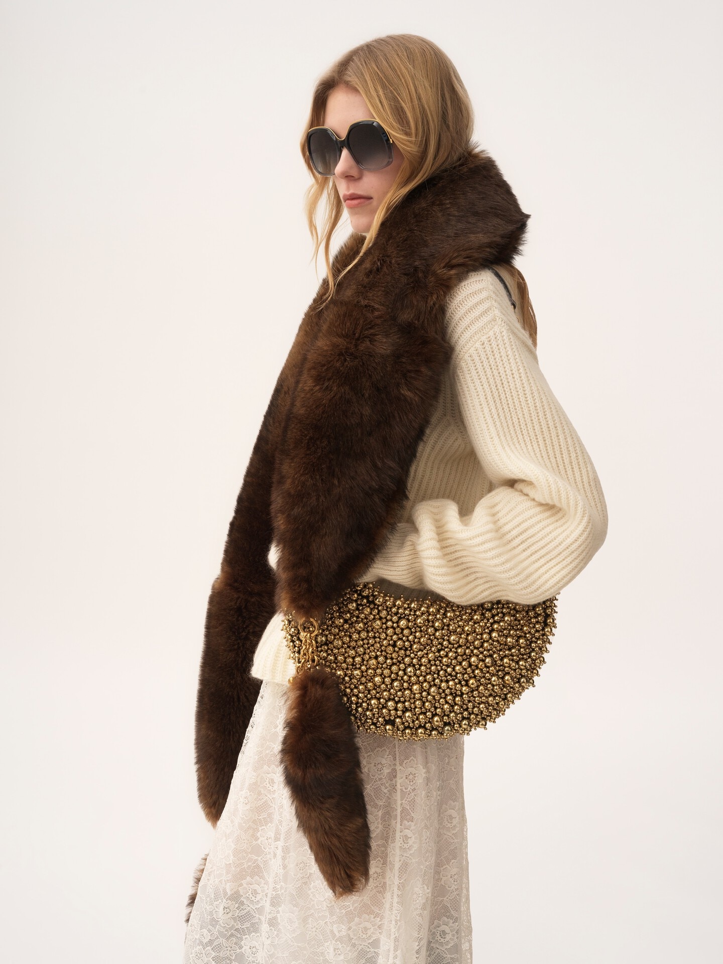 The Chlo&eacute; Chain Tails scarf in shearling - 5