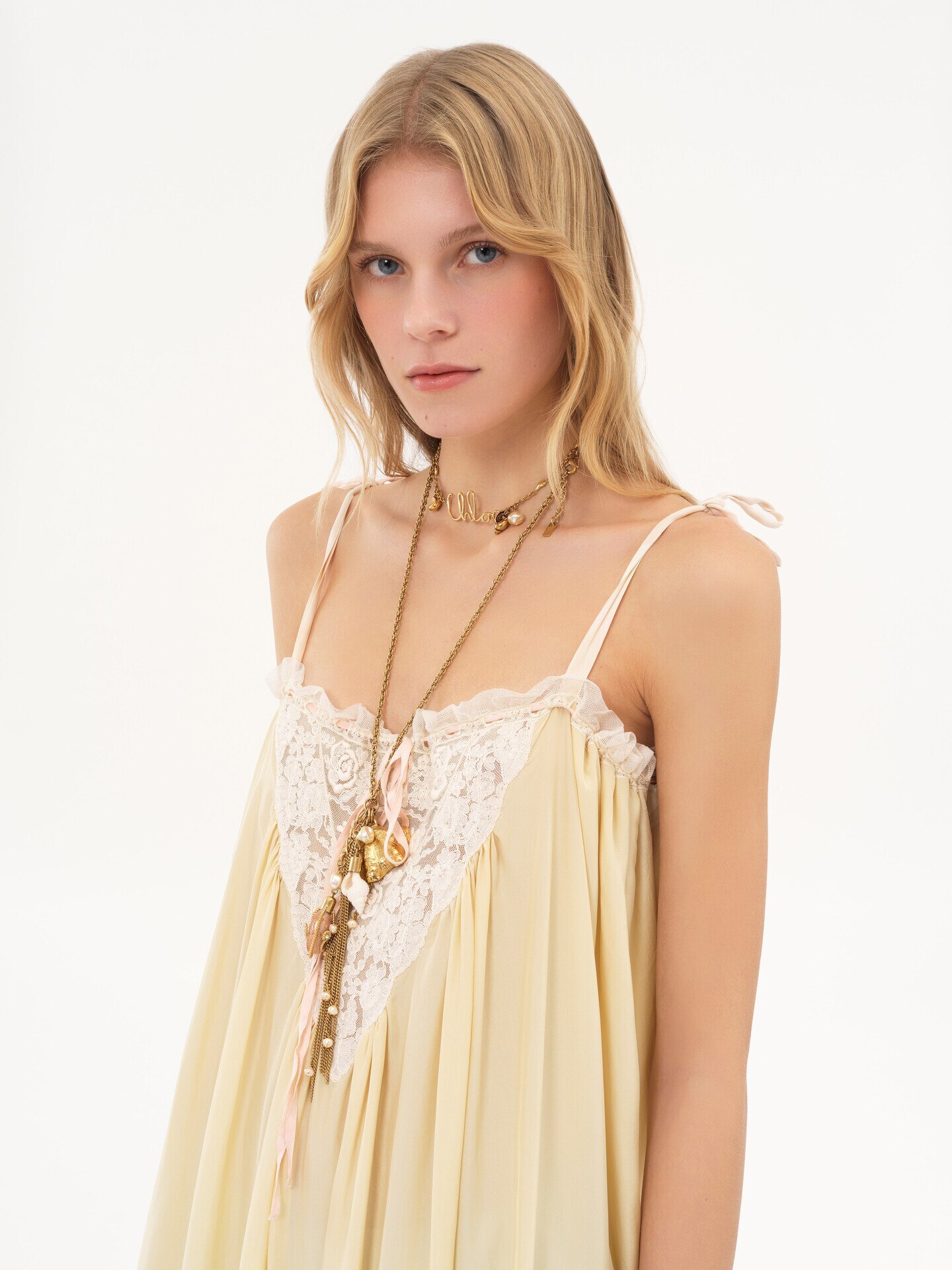 Robe longue &agrave; volants en soie habotai et dentelle - 6