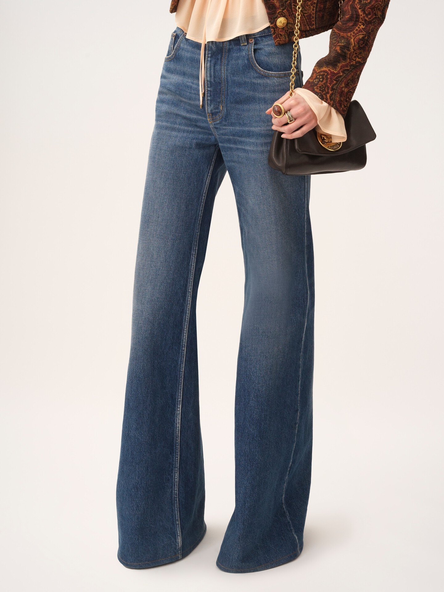 Jean taille haute &eacute;vas&eacute; en denim - 6