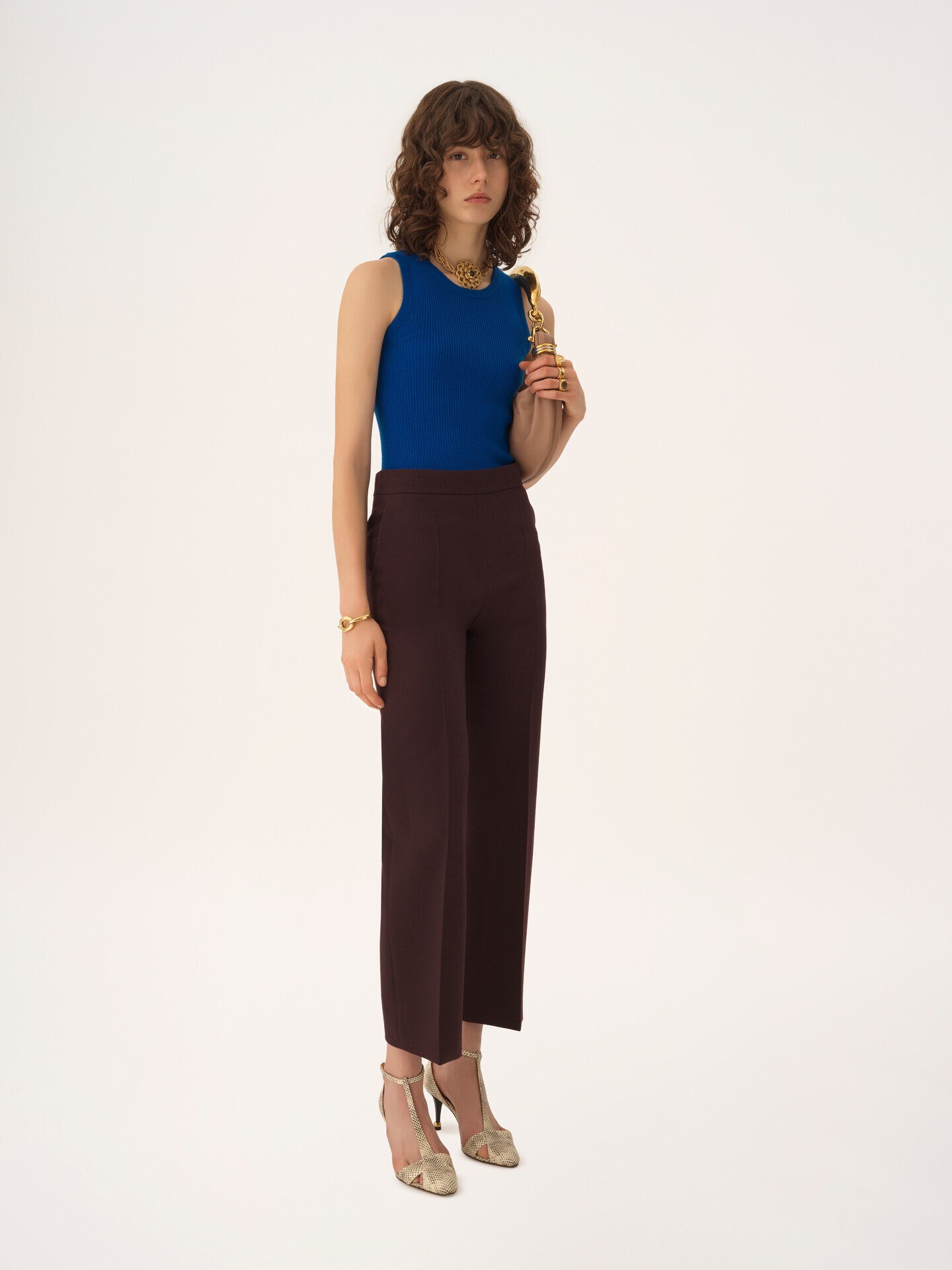Straight cropped trousers in wool cr&ecirc;pe - 3