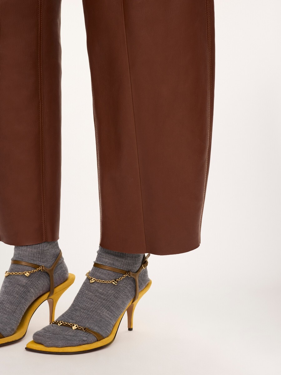 High-rise barrel trousers in leather - 7