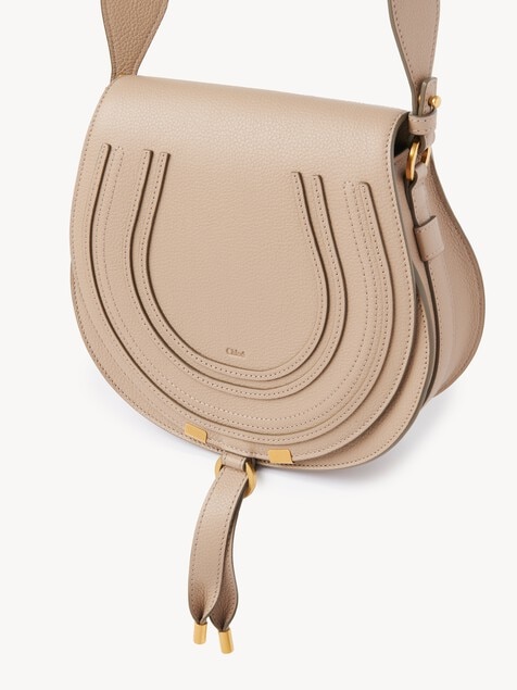Bolso saddle Marcie de cuero granulado