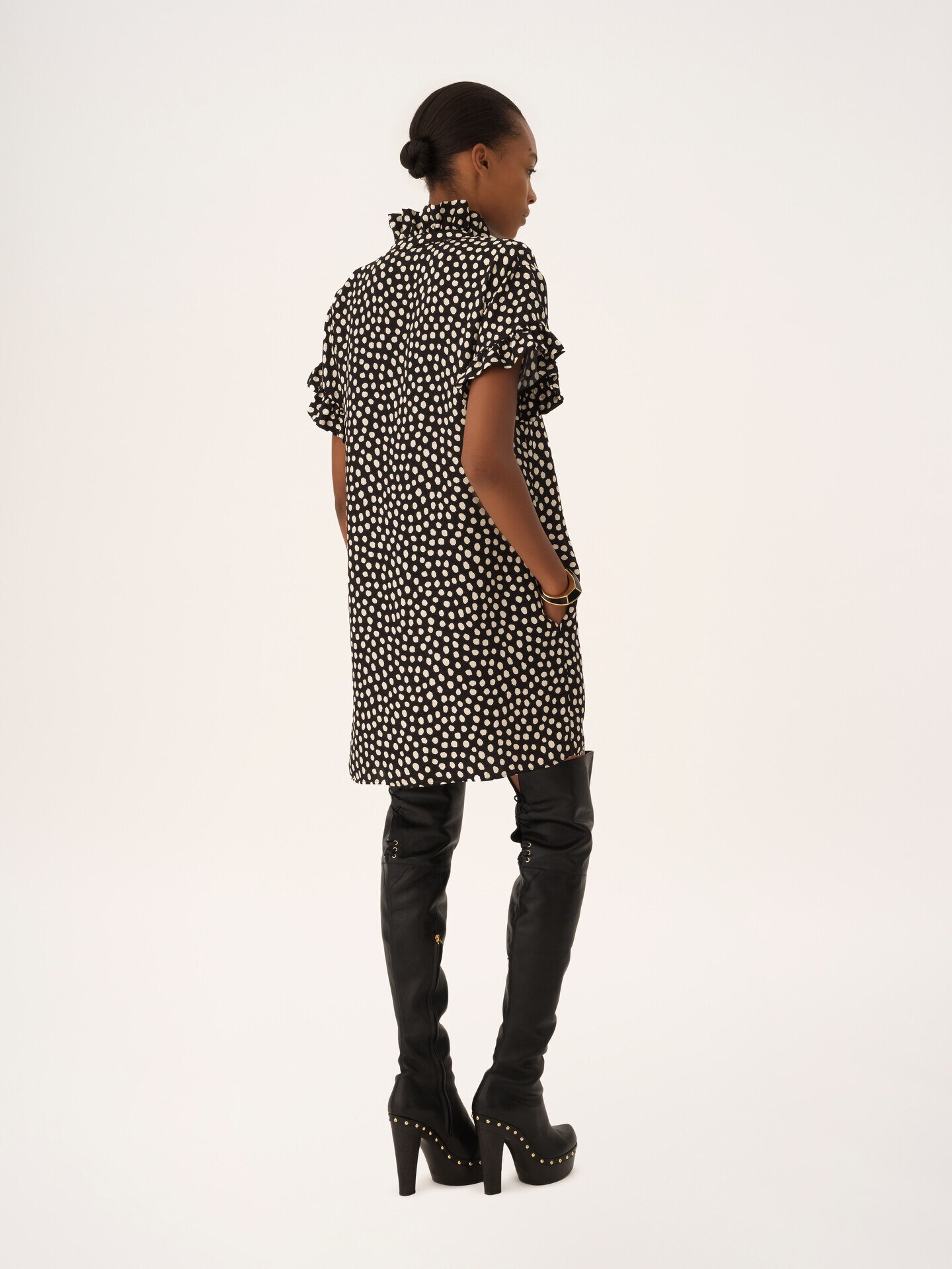 Short-sleeve mini dress in silk jacquard - 4.0