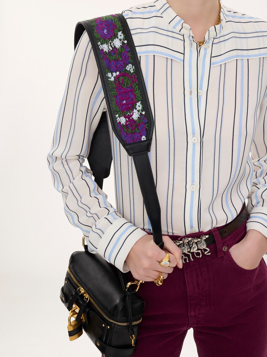 Grained leather strap with roses embroidery - 3
