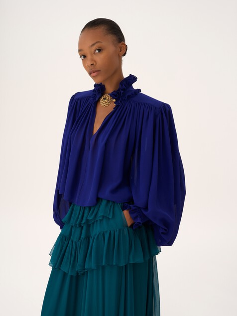 Top oversize fronc&eacute; col montant en georgette de soie