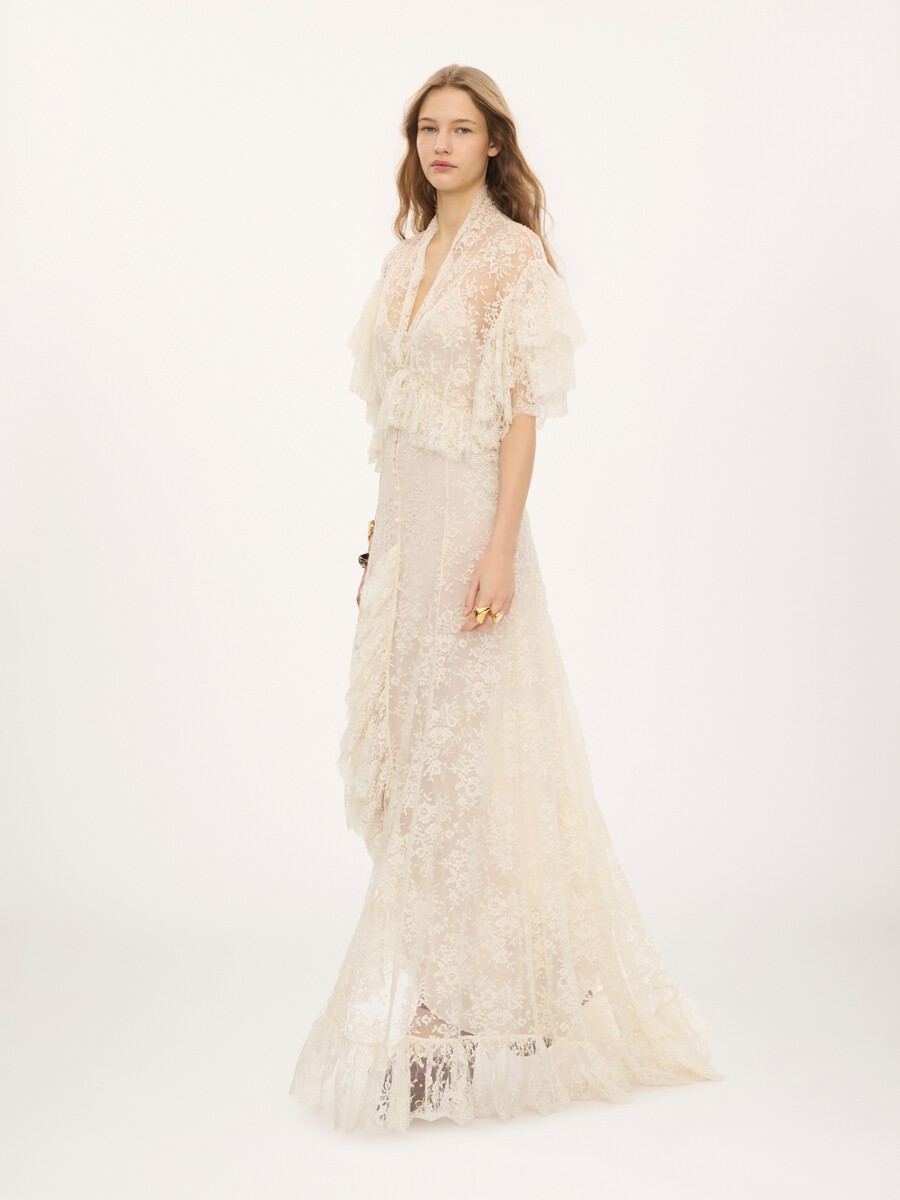 Long ruffled dress in lace - 5