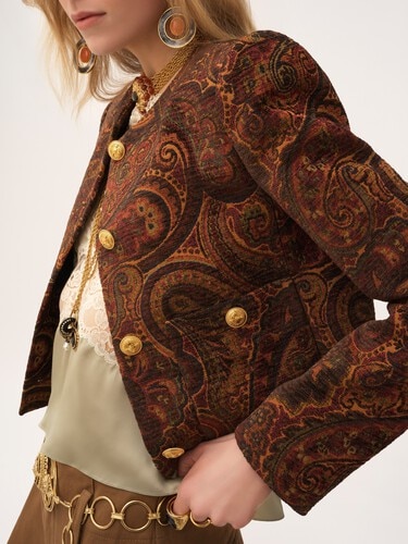 Boxy collarless jacket in tapestry jacquard - 9