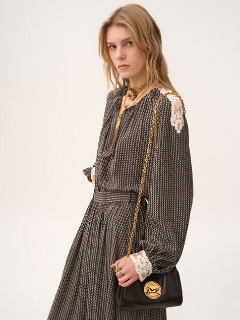 Open-neck top in cr&ecirc;pe de chine & lace