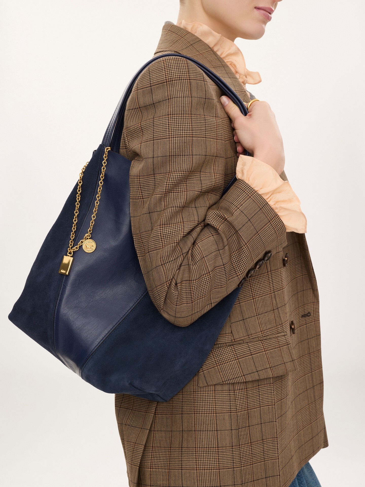 Chlo&eacute; Spin tote bag in grained & suede leather - 3.0