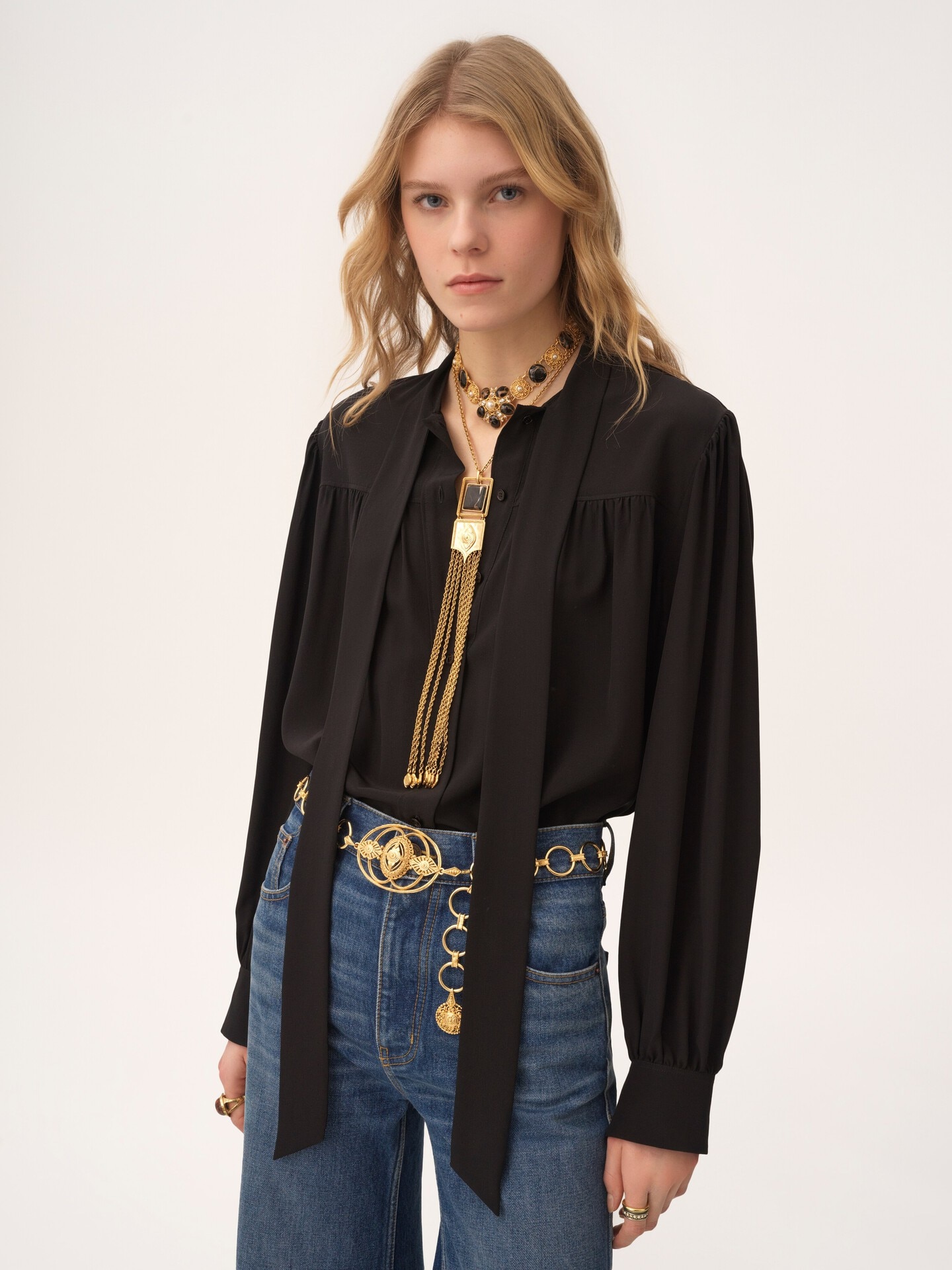 Maxi gathered lavalli&egrave;re blouse in cr&ecirc;pe de chine - 4