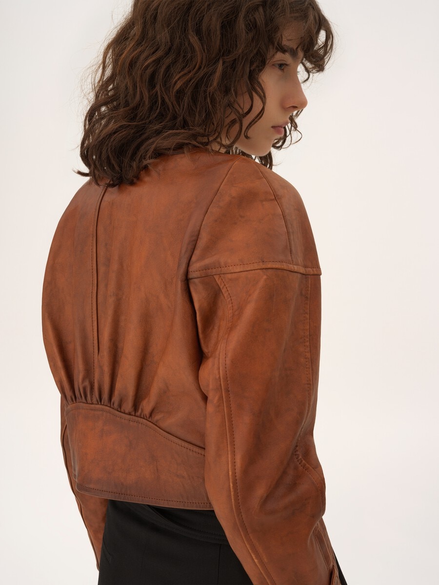Cropped scoop-neck jacket in leather - 6
