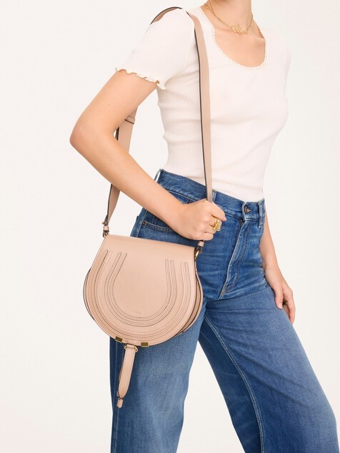 Bolso saddle Marcie de cuero granulado