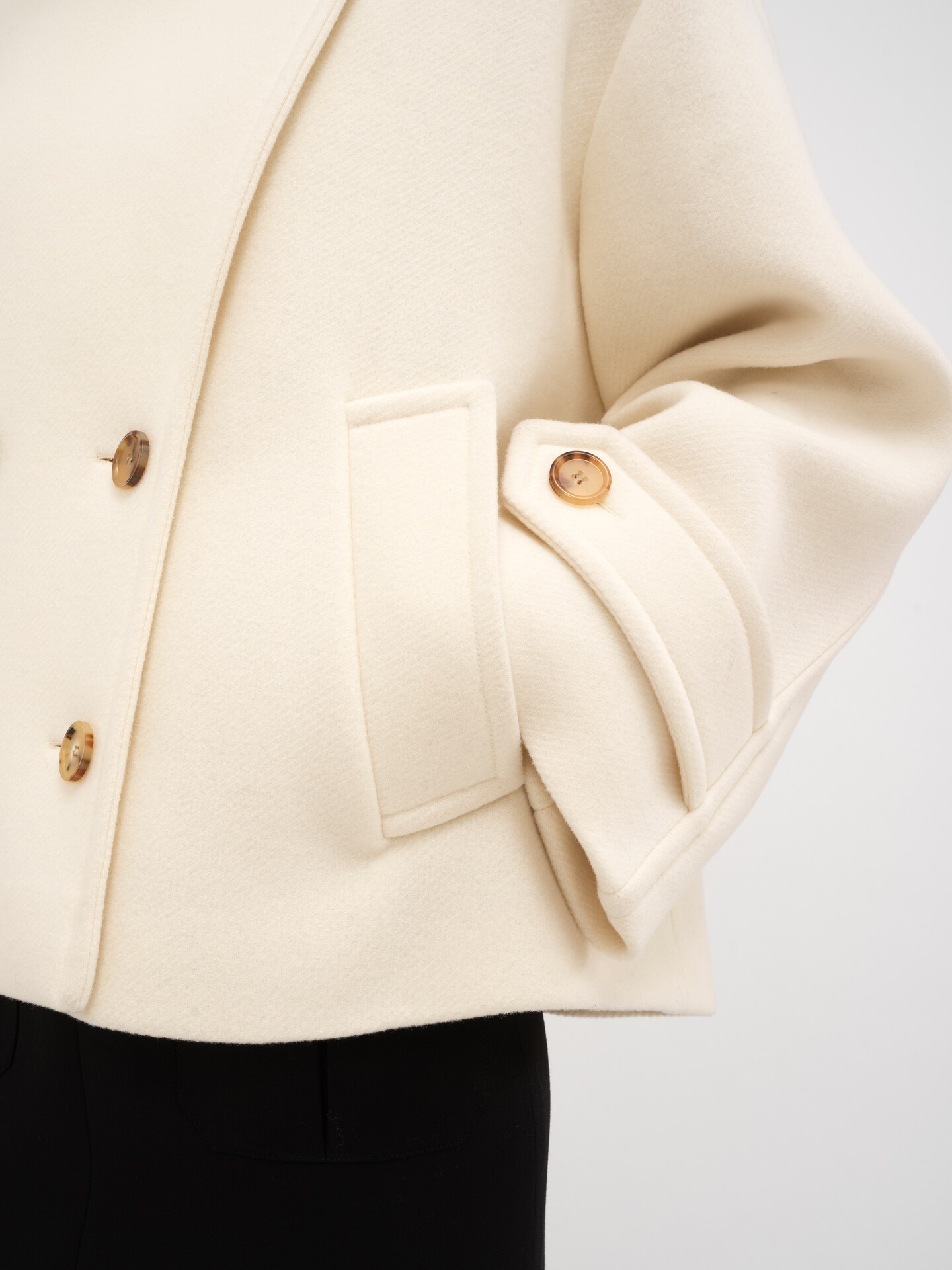 Oversized short coat in wool - 9