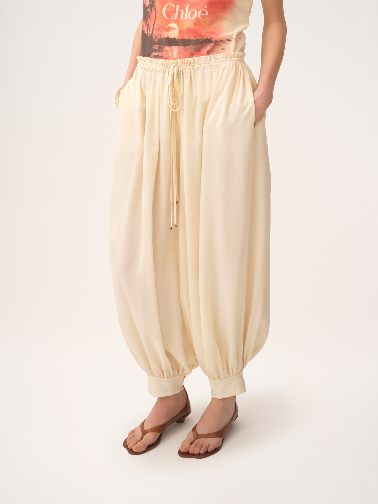 Pantalon court fluide en cr&ecirc;pe de chine - 4