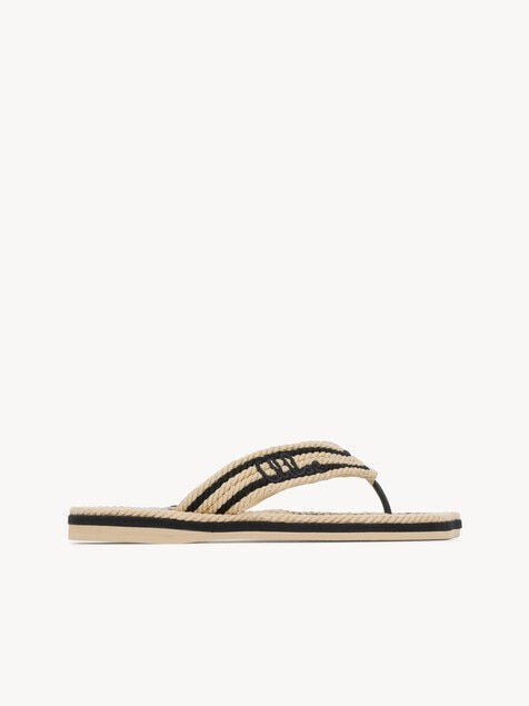 Chlo&eacute; Sand sandal