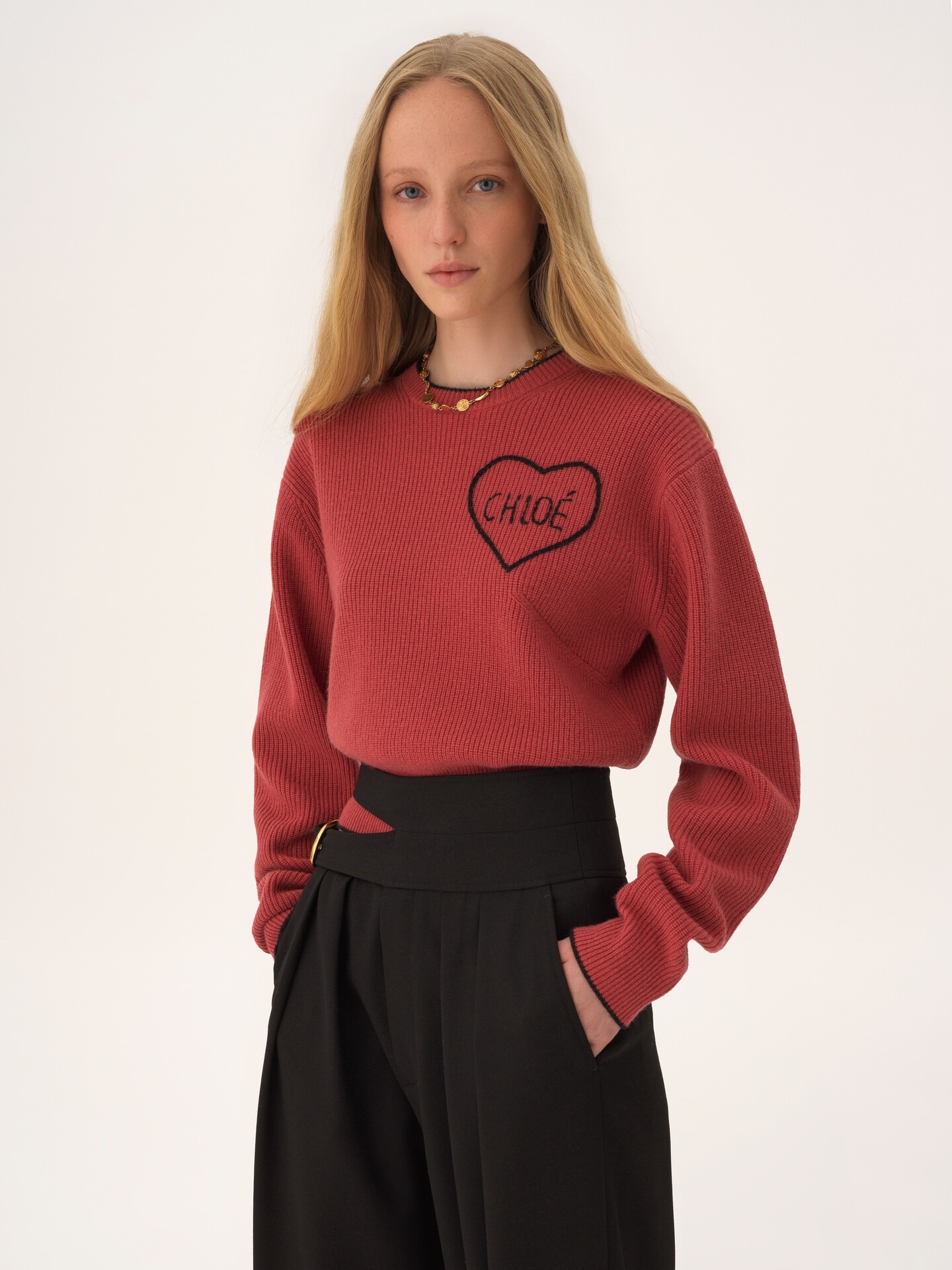 Cropped fitted logo jumper in a wool knit - 3.0