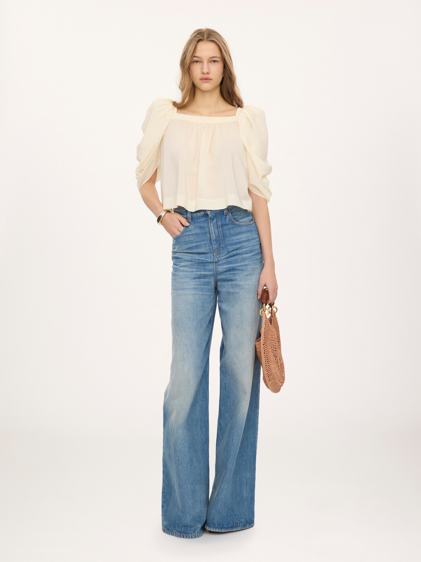 Puff-sleeve pleated top in cr&ecirc;pe de chine - 3