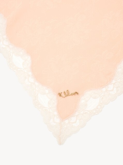 Foulard carr&eacute; Chlo&eacute; Poetic en soie et dentelle
