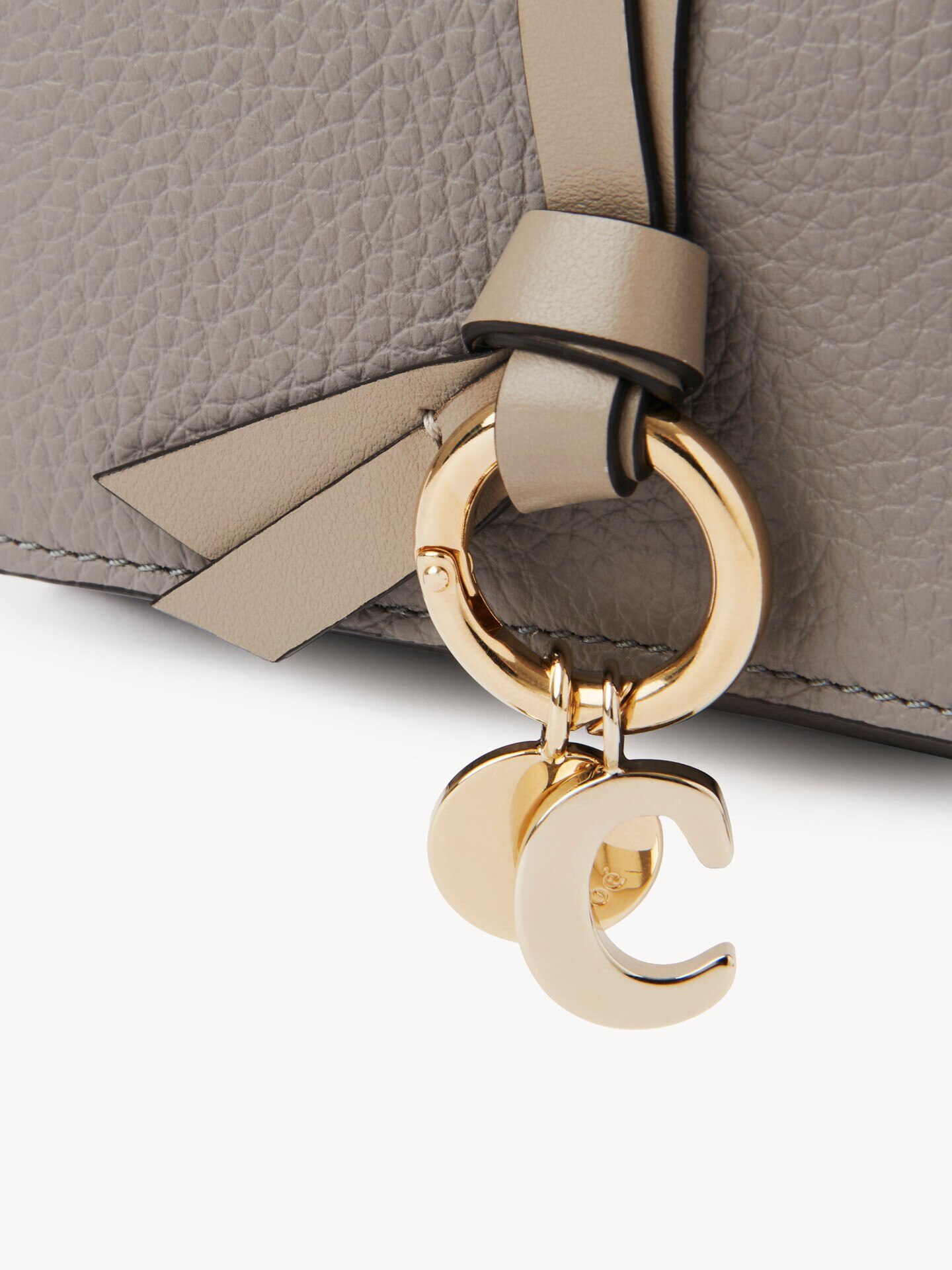 Alphabet key case in grained leather  - 5