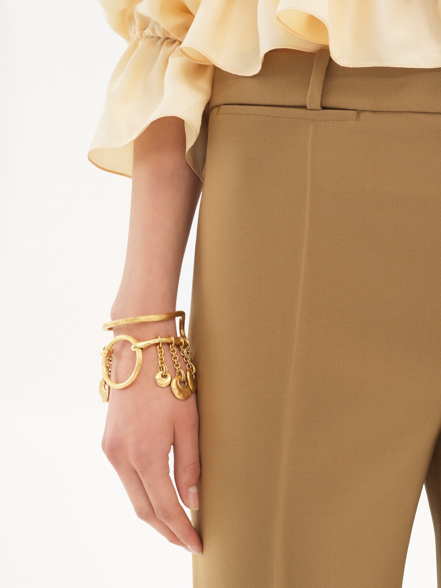 Pantaloni sartoriali svasati in lana grain de poudre - 6