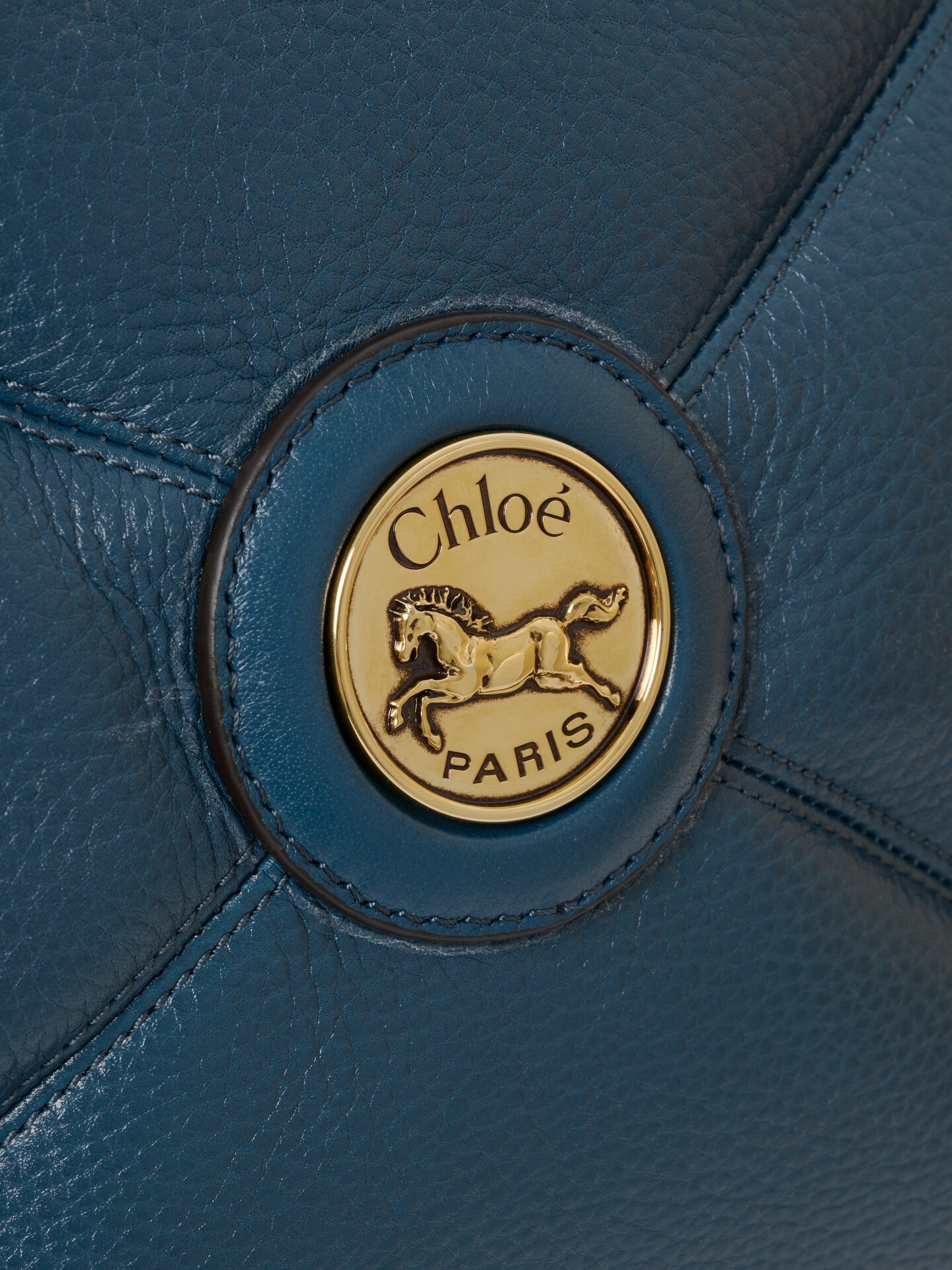 Chlo&eacute; Balloon east-west tote bag in grained leather - 7