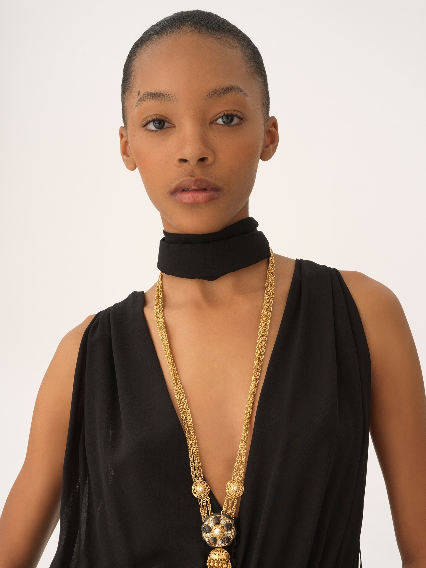 Mono con cuello en V de georgette de seda - 6