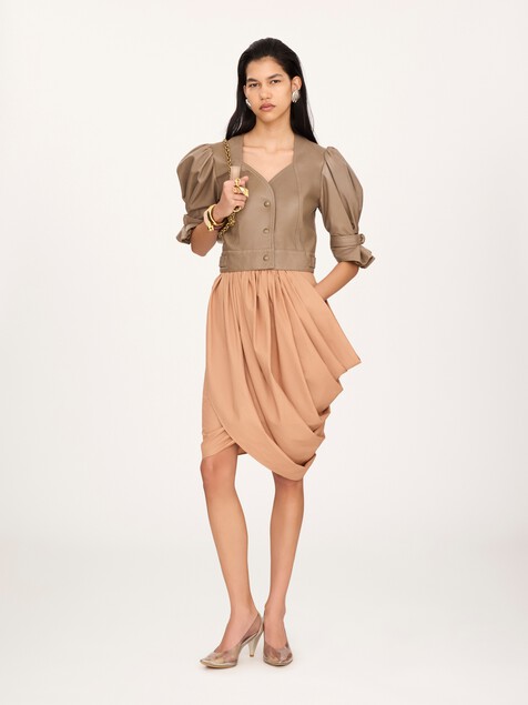 Chaqueta cropped con mangas abullonadas de cuero