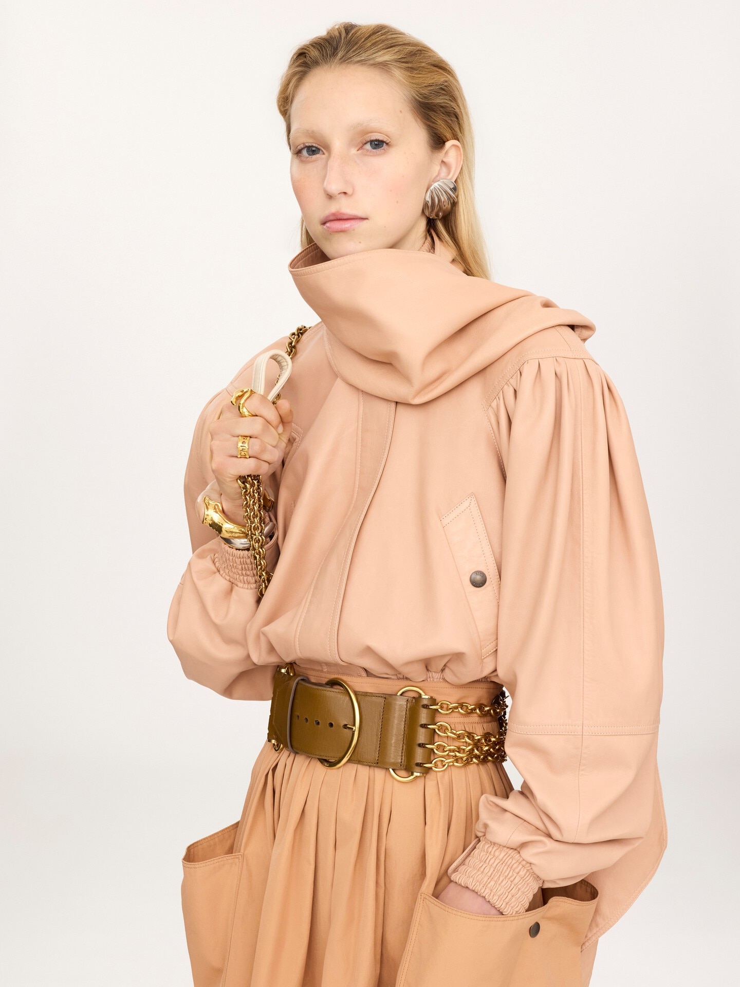 Veste courte col foulard en cuir - 4