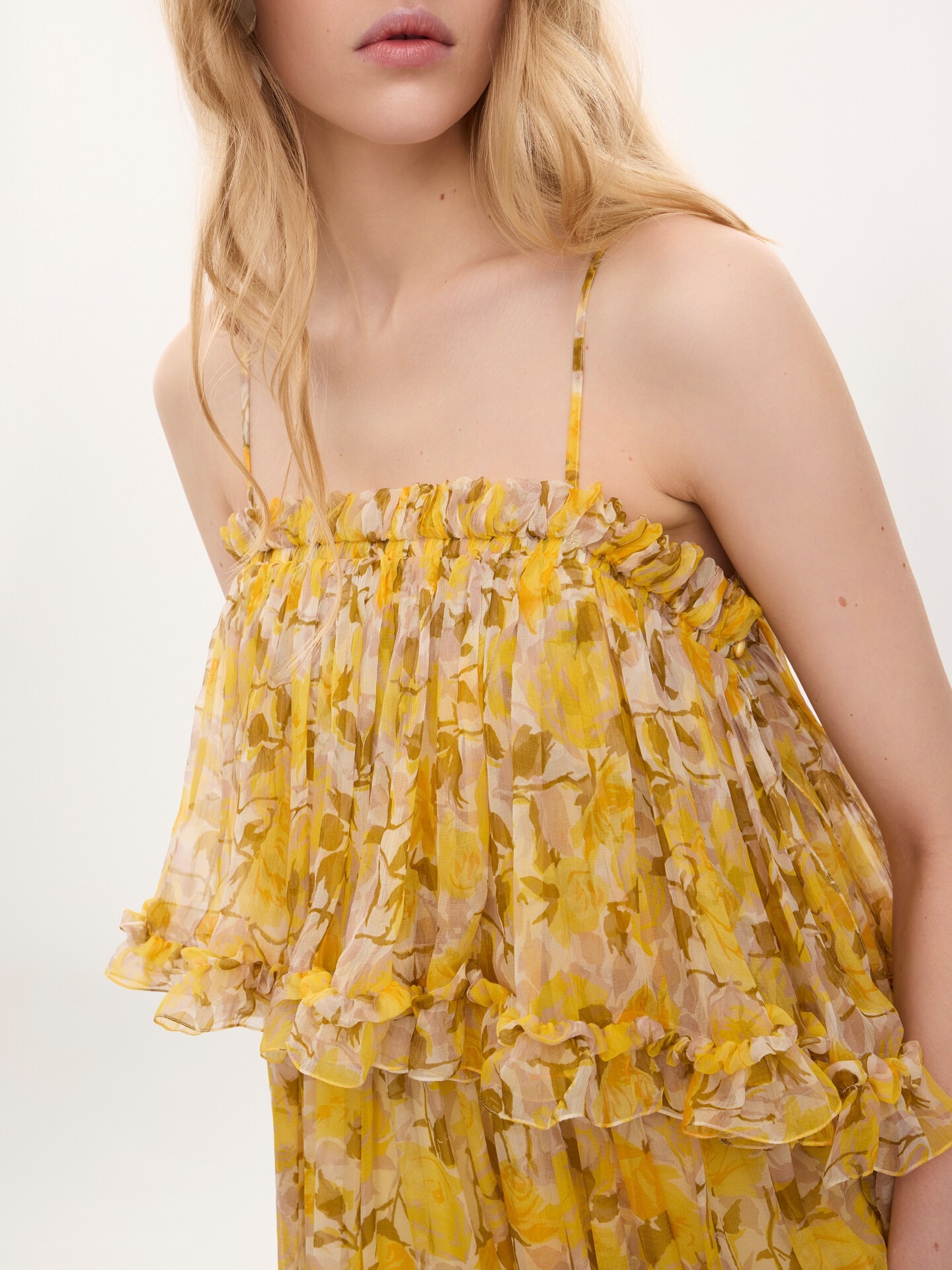 Robe longue &agrave; fines bretelles en mousseline de soie - 6