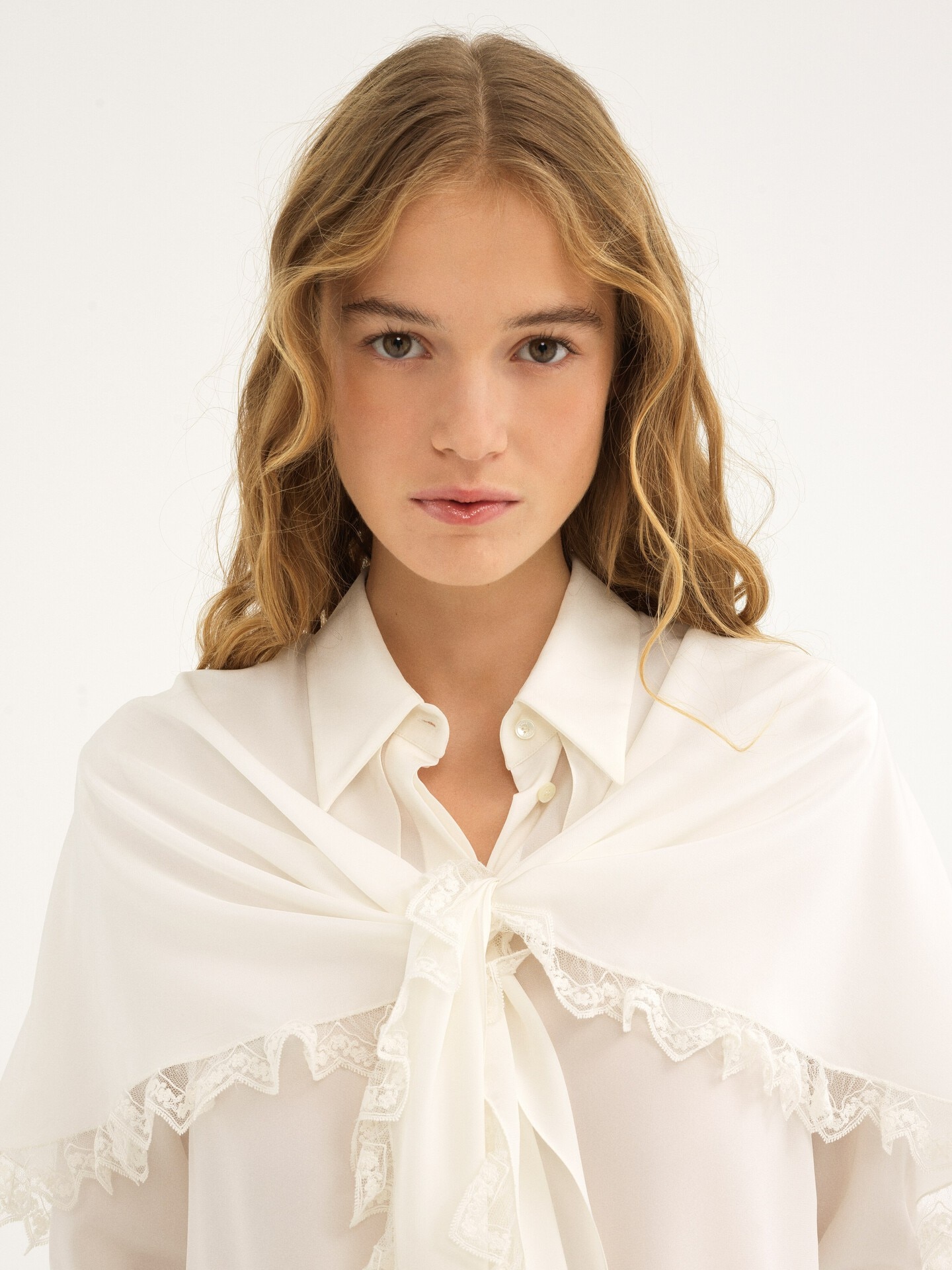 Knotted heritage cape blouse in silk - 6