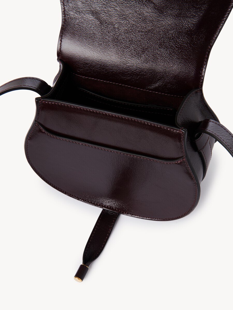 Bolso saddle peque&ntilde;o Marcie de cuero brillante - 6