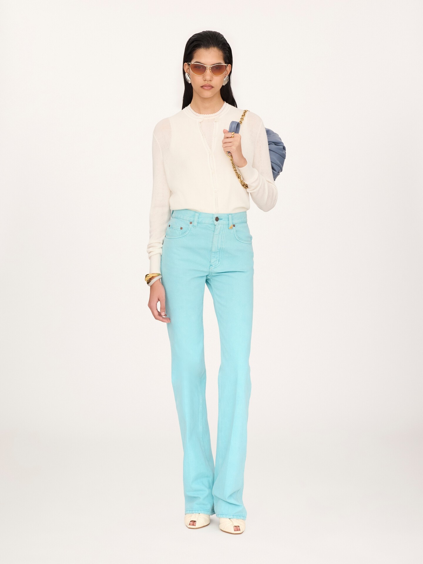 Fitted cardigan in a wool knit - 1.0