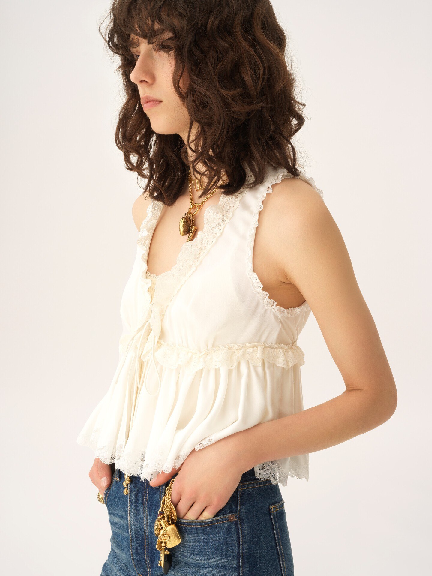 Top sans manches &agrave; nouer en satin de soie lav&eacute; et dentelle - 7