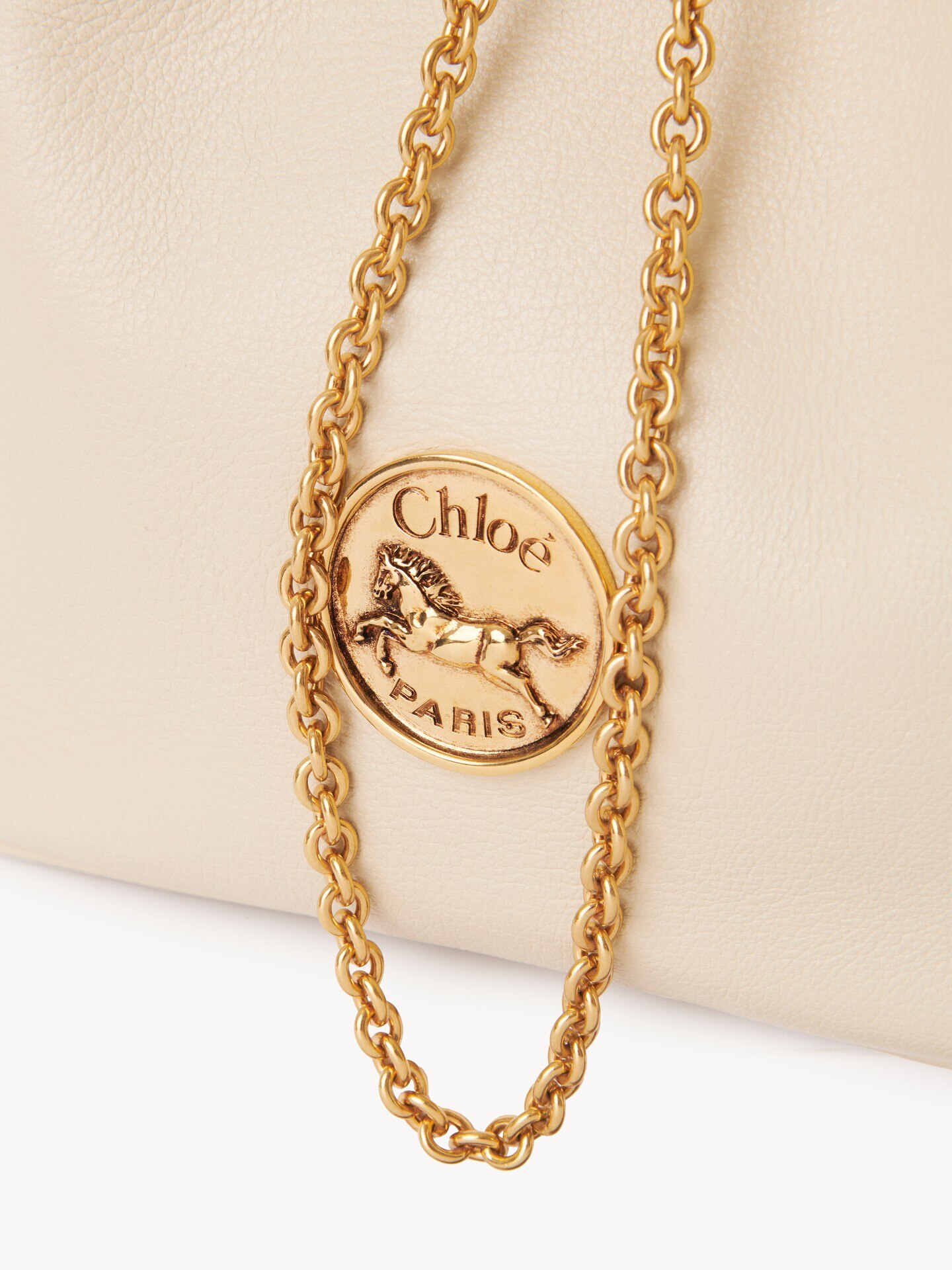 Small Bracelet backpack in grained leather - 8